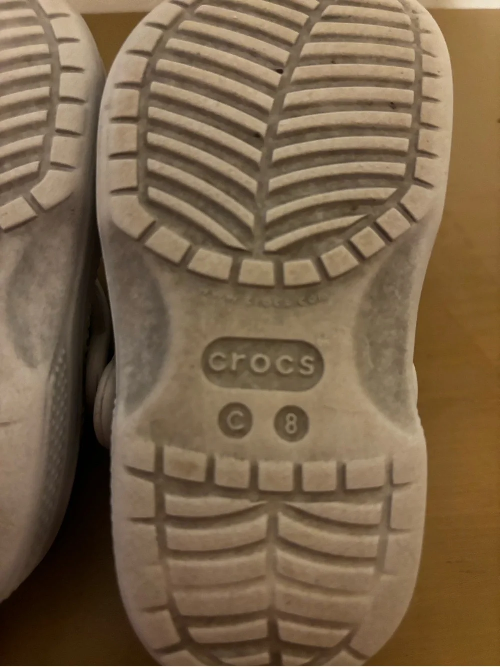 CROCS Kids Classic Clog in Light Gray C8